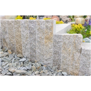 Žula Z25 kamenná palisáda