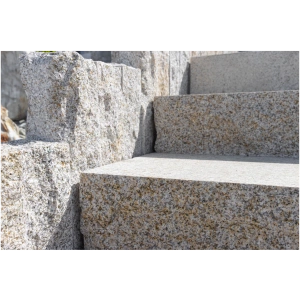 Žula Z25 kamenná palisáda