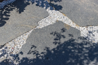 K88 Kvarcit platne ako šľapáky do záhrady